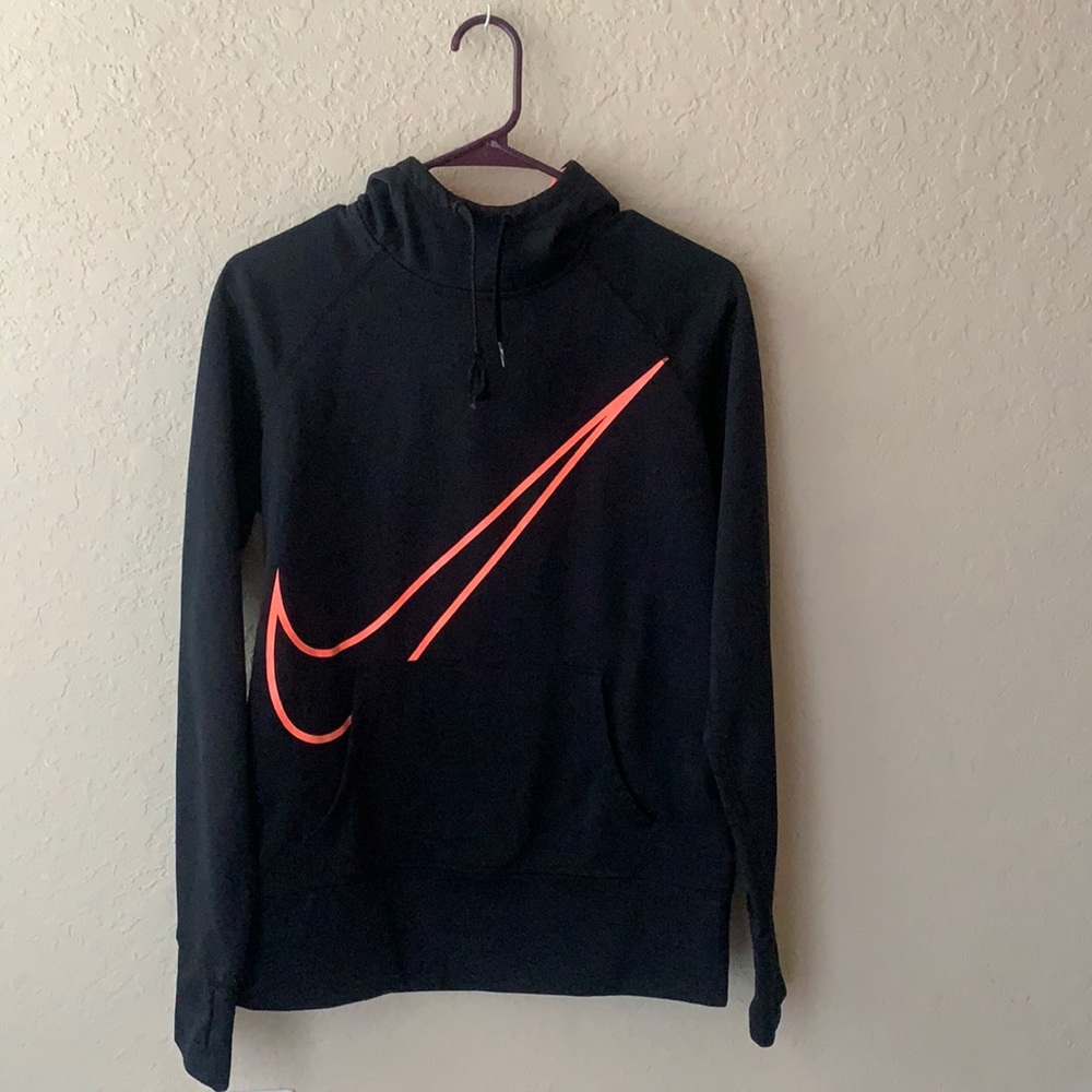 Nike Therma-fit Hoodie size Medium